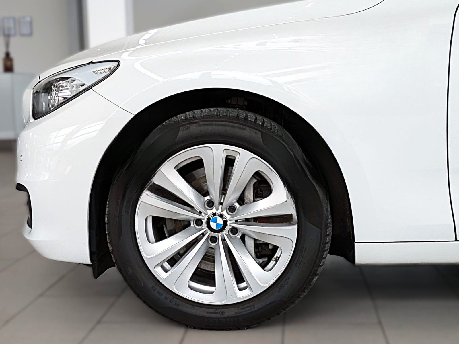 BMW 530d GT xDRIVE LEDER PANO NAVI HiFi HUD STANDH. foto 14