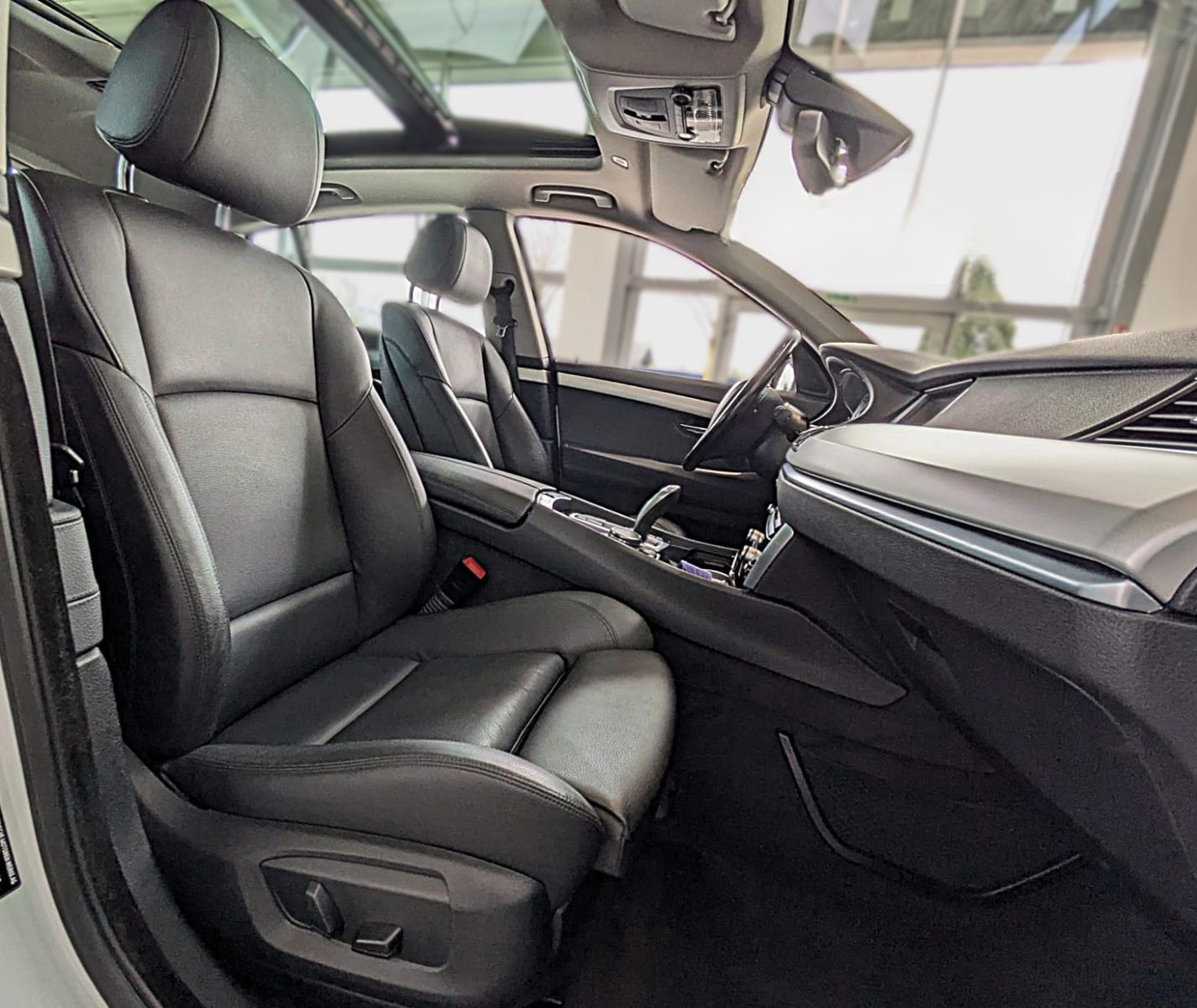 BMW 530d GT xDRIVE LEDER PANO NAVI HiFi HUD STANDH. foto 20