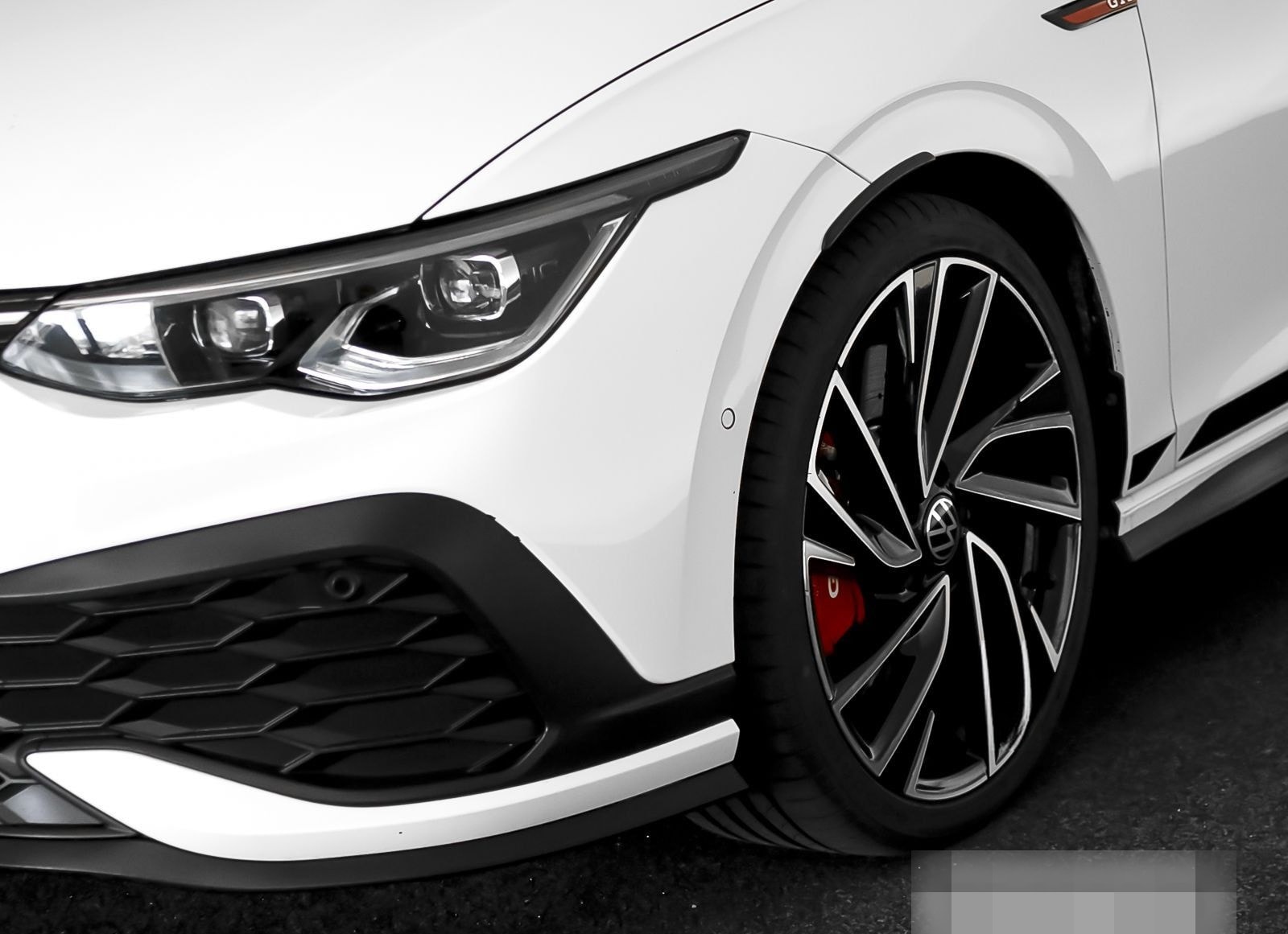 Volkswagen Golf VIII GTI Clubsport 2.0 TSI BlackStyle Leder foto 11