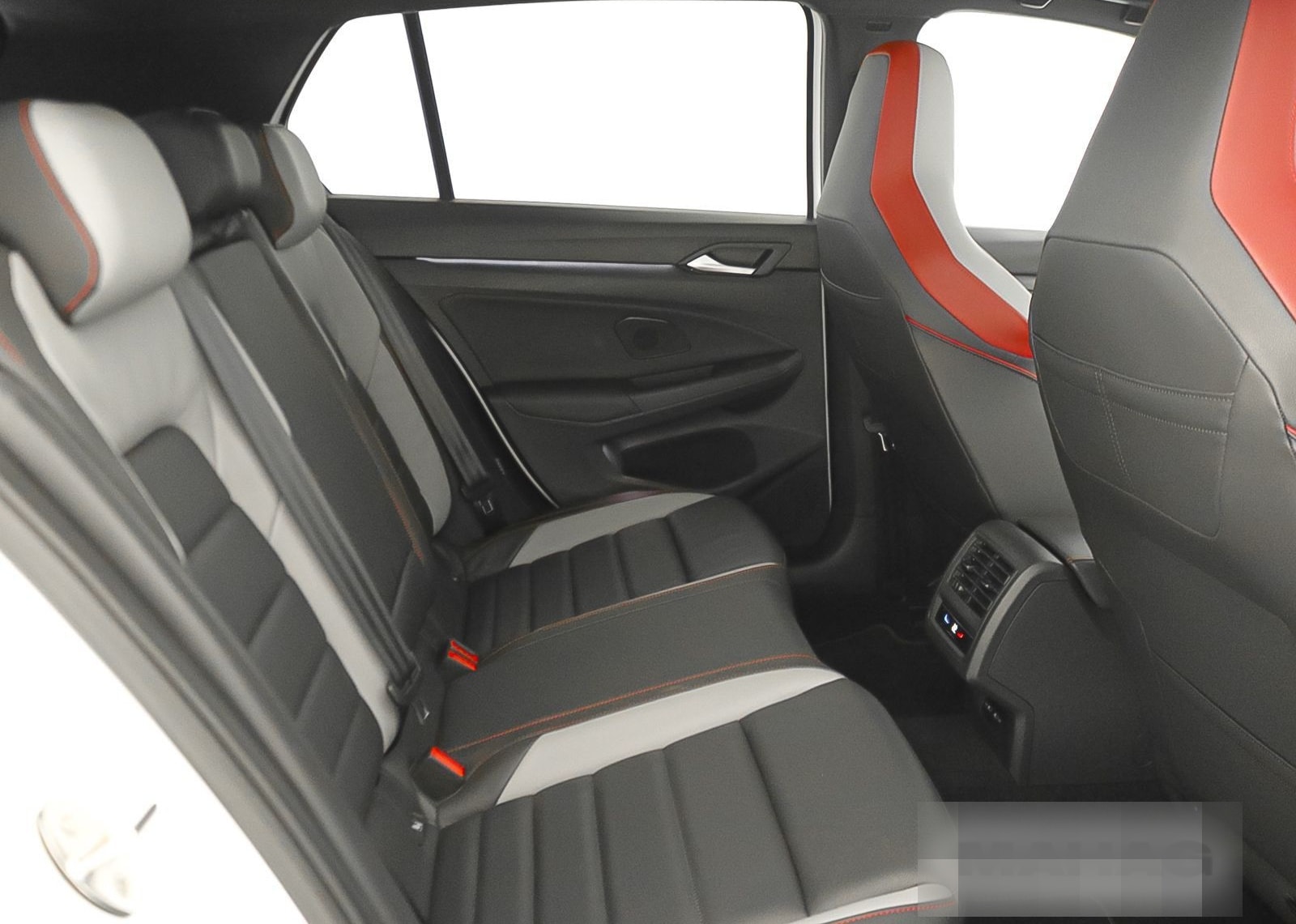 Volkswagen Golf VIII GTI Clubsport 2.0 TSI BlackStyle Leder foto 15