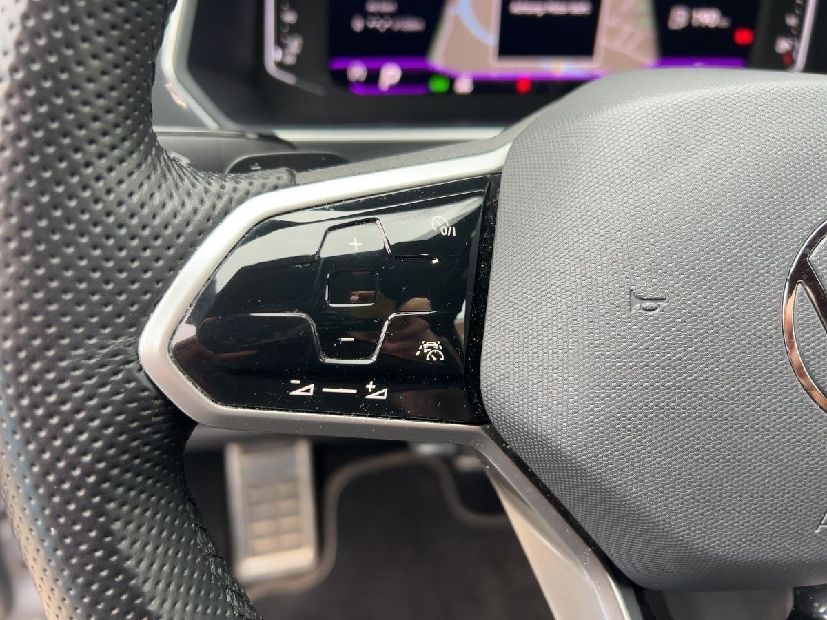 Volkswagen Tiguan Allspace 2.0 TDI R-Line 4Motion DSG DCC foto 19