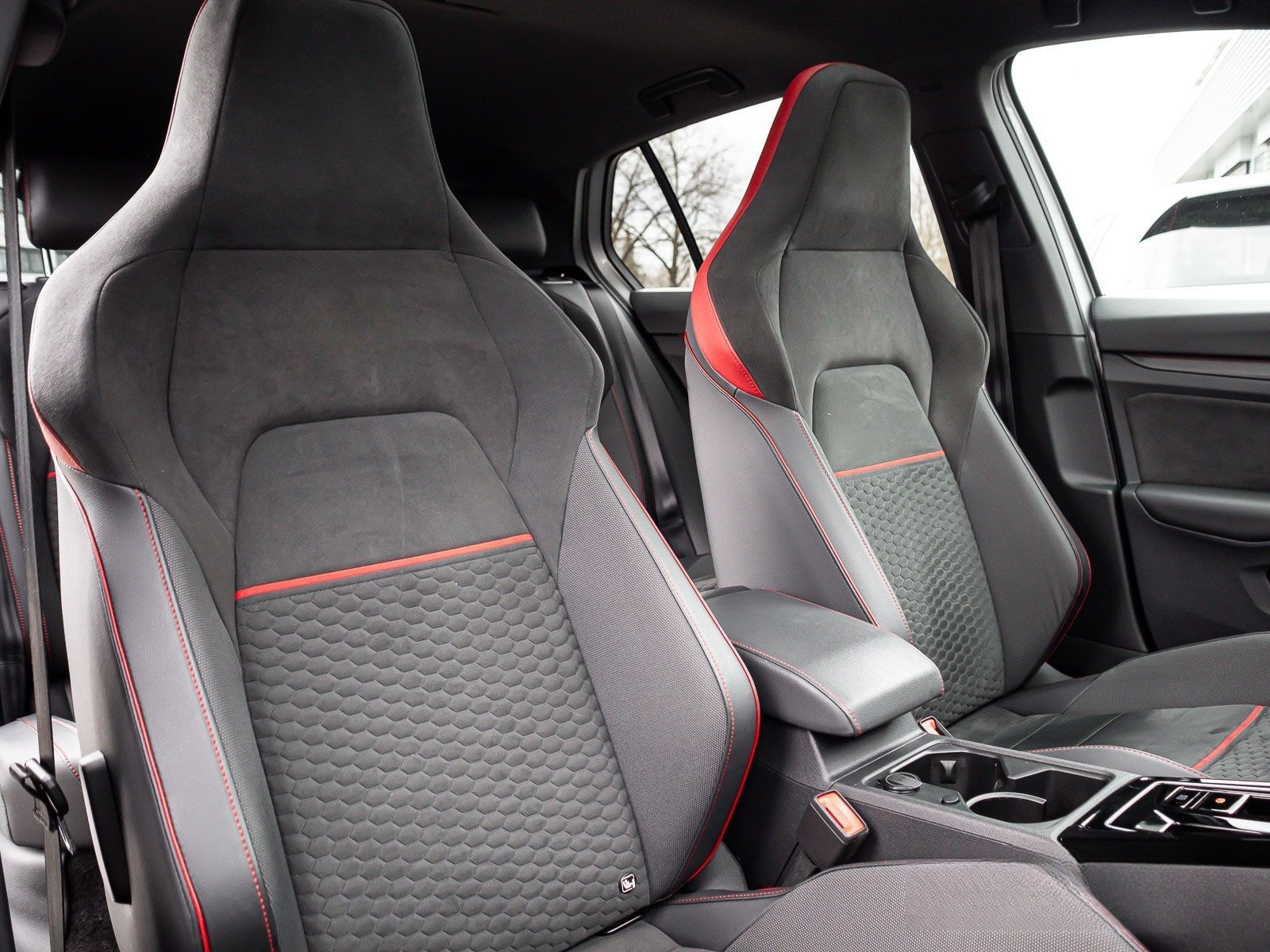 Volkswagen Golf VIII GTI Clubsport 2.0 TSI IQ.Light Navi Pa foto 13