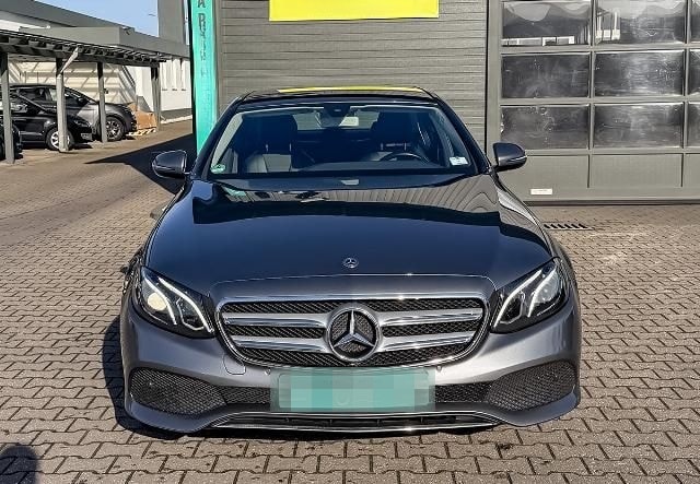 Mercedes-Benz E 200 d Avantgarde.Navi.RFK.SHZ foto 2