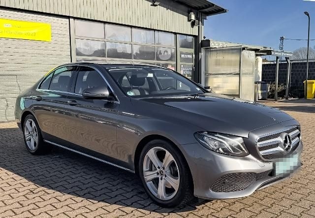 Mercedes-Benz E 200 d Avantgarde.Navi.RFK.SHZ foto 3