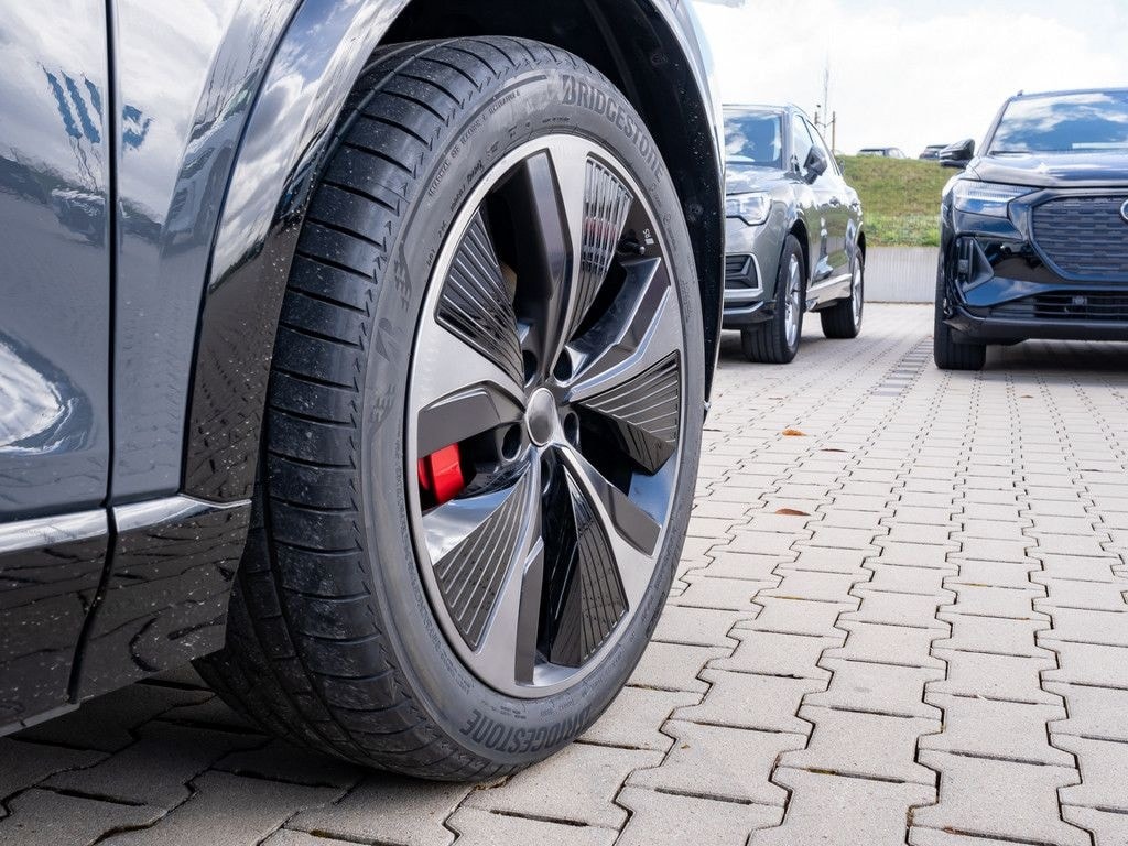 Audi Q6 SUV e-tron quattro 285 kW LUFTF. ACC PANO B+O foto 6