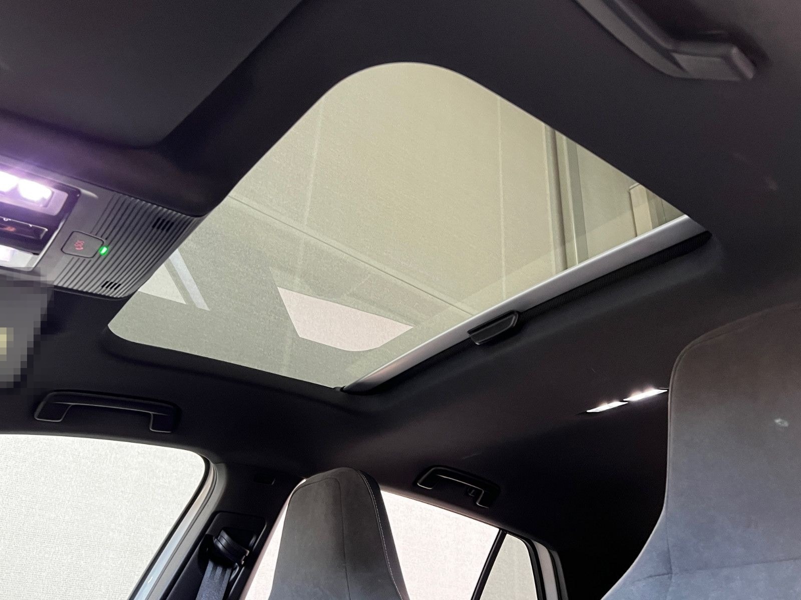 Volkswagen Golf VIII 2.0 TDI DSG R-Line Navi ACC Pano STHZ foto 18