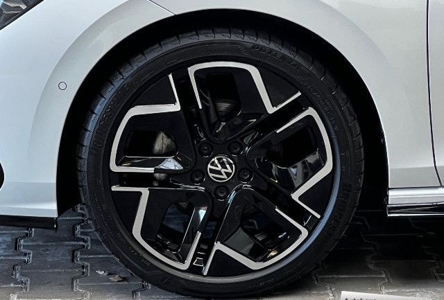 Volkswagen Golf VIII 2.0 TDI DSG R-Line Navi ACC Pano STHZ foto 3