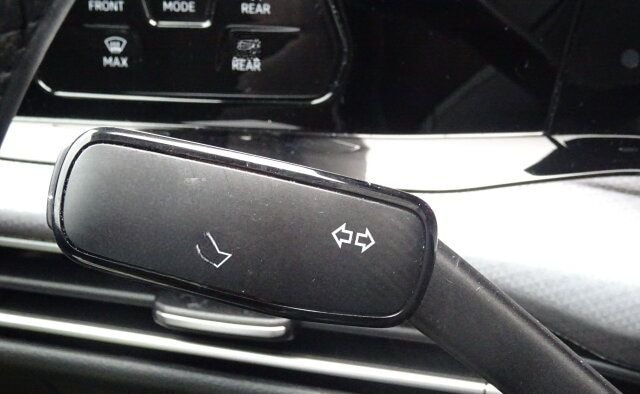 Volkswagen Golf VIII 1.5 TSI Active Navi/Klima/LED/Kamera foto 13