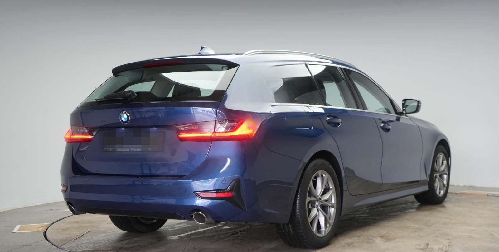 BMW 318 d Touring Sport Line Leder/ACC/Virtual/Carpl foto 4