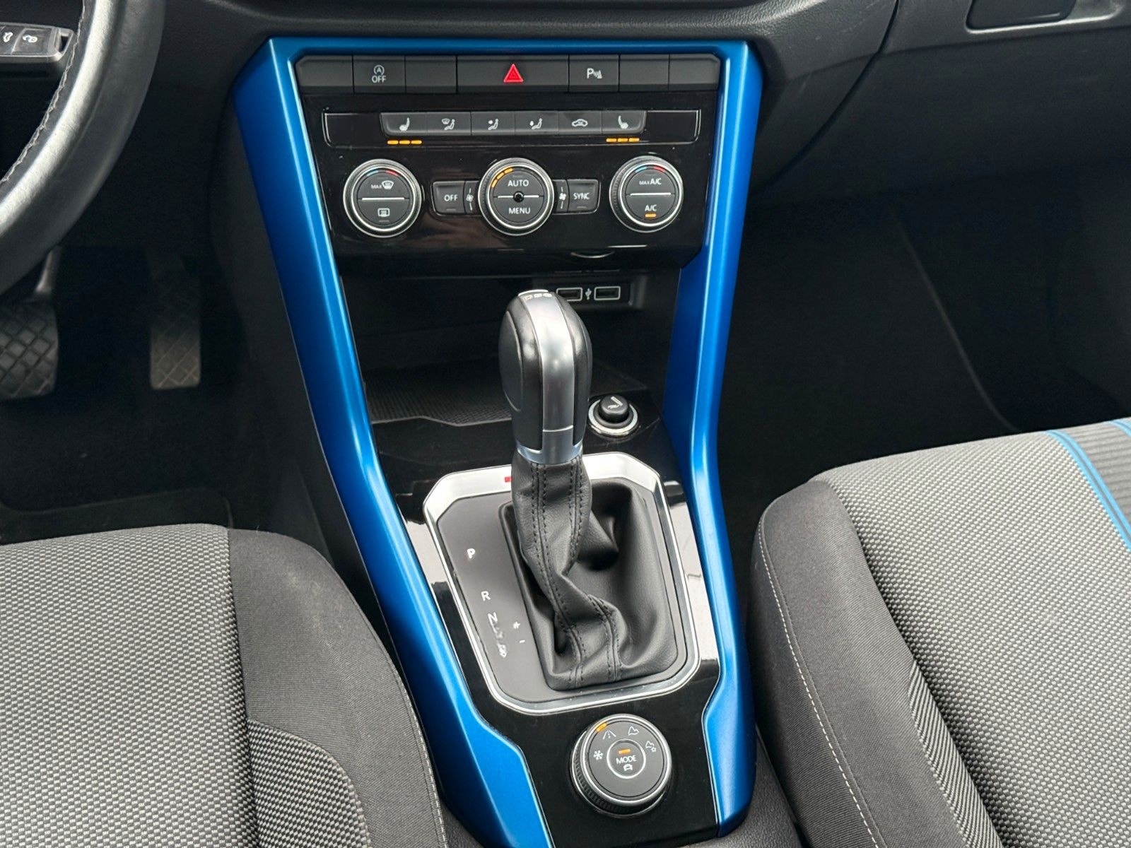 Volkswagen T-Roc 2.0TDI Style 4Motion DSG CARPLAY RFK SHZ foto 12