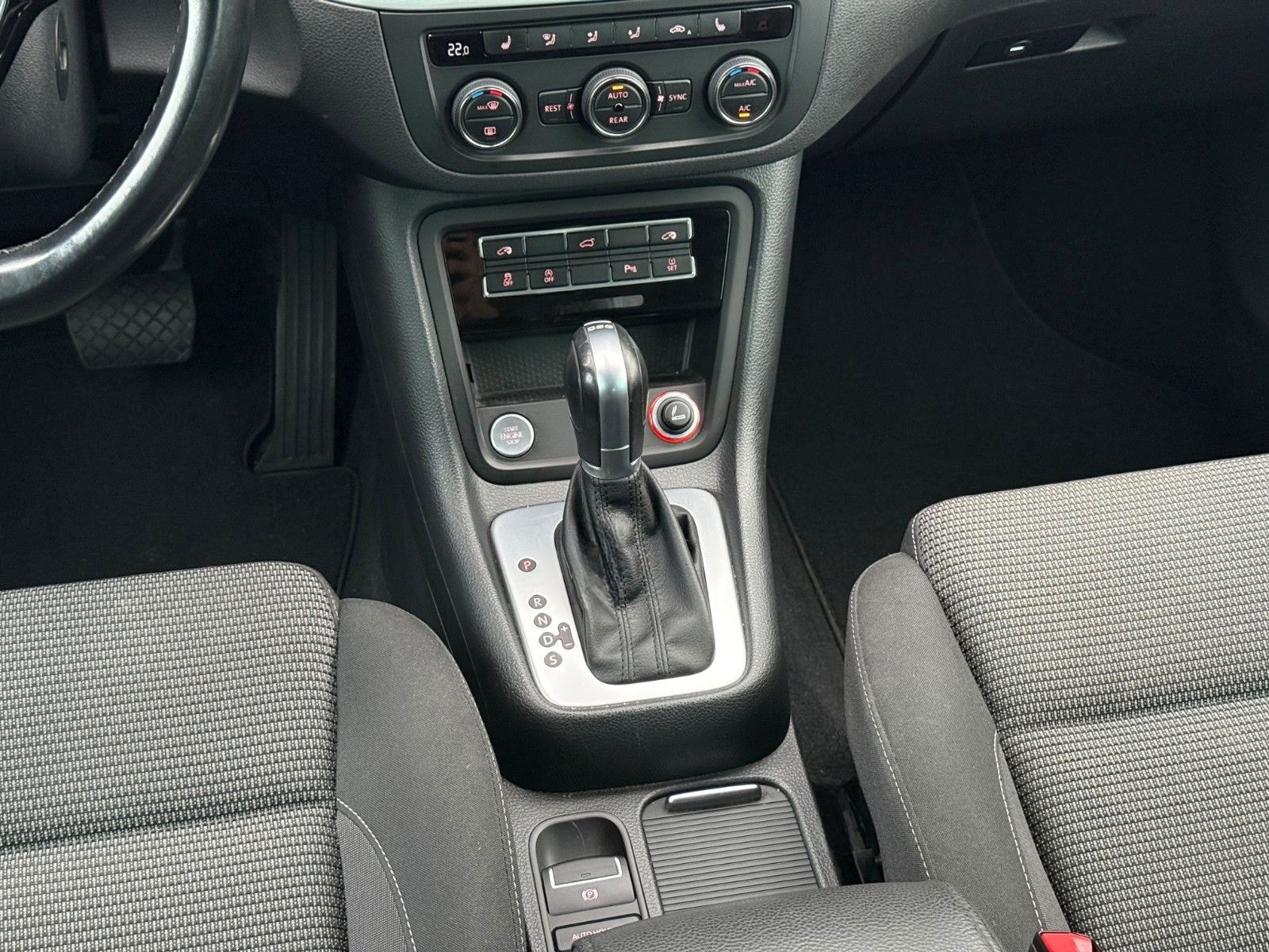 Volkswagen Sharan 2.0TDI Comfortline DSG KEYLESS AHK foto 13