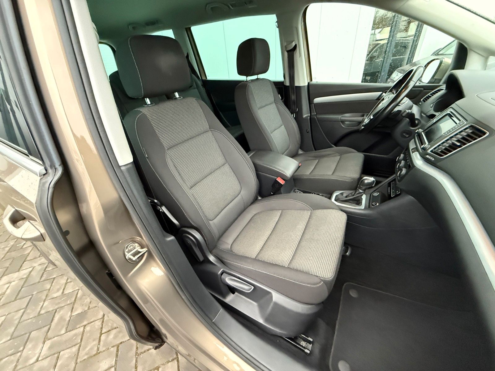 Volkswagen Sharan 2.0TDI Comfortline DSG KEYLESS AHK foto 16