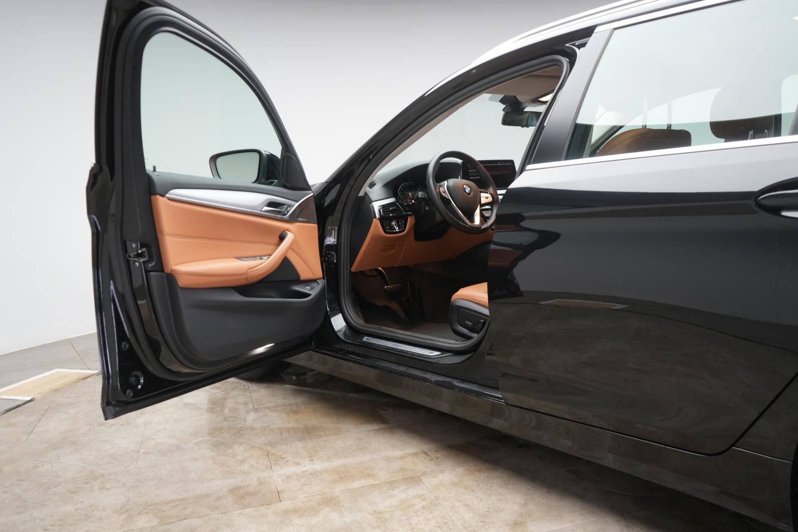 BMW 520 i Touring Leder/ACC/Kamera/HUD/Carplay foto 11