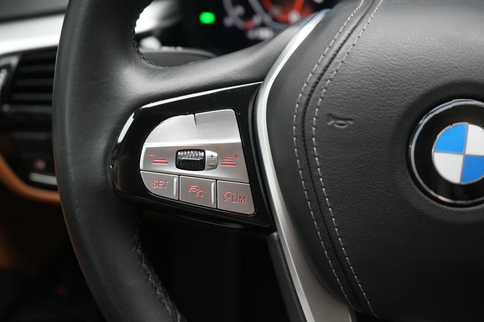 BMW 520 i Touring Leder/ACC/Kamera/HUD/Carplay foto 20