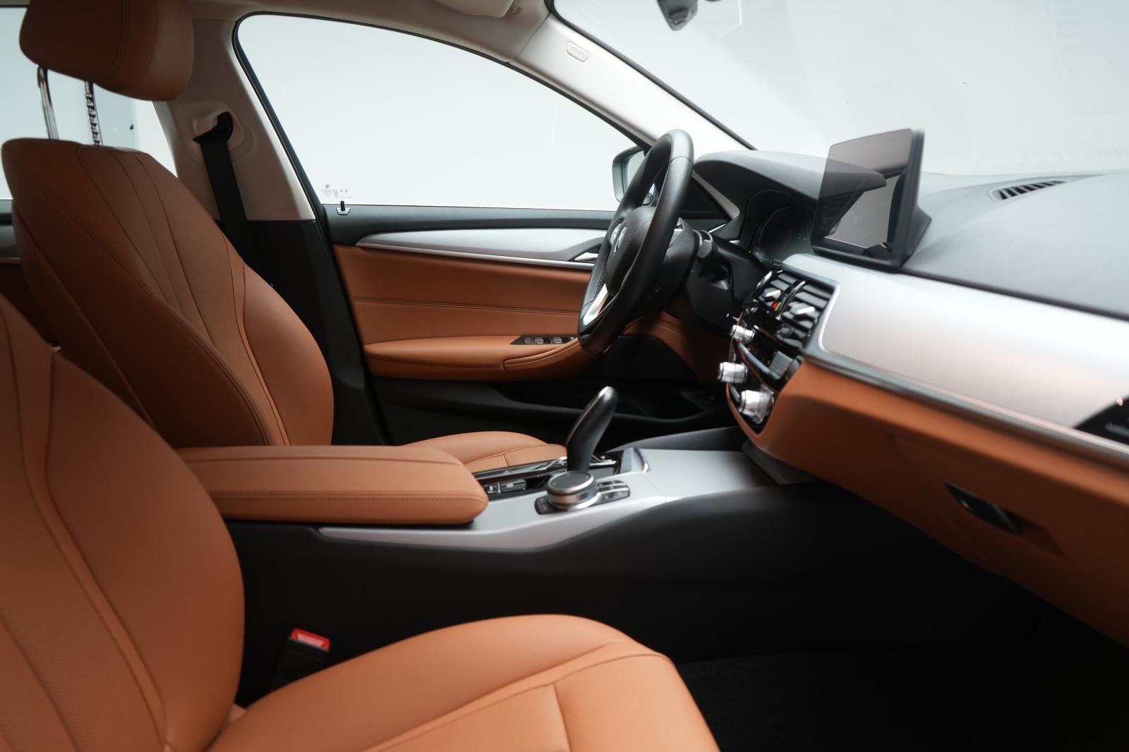 BMW 520 i Touring Leder/ACC/Kamera/HUD/Carplay foto 6