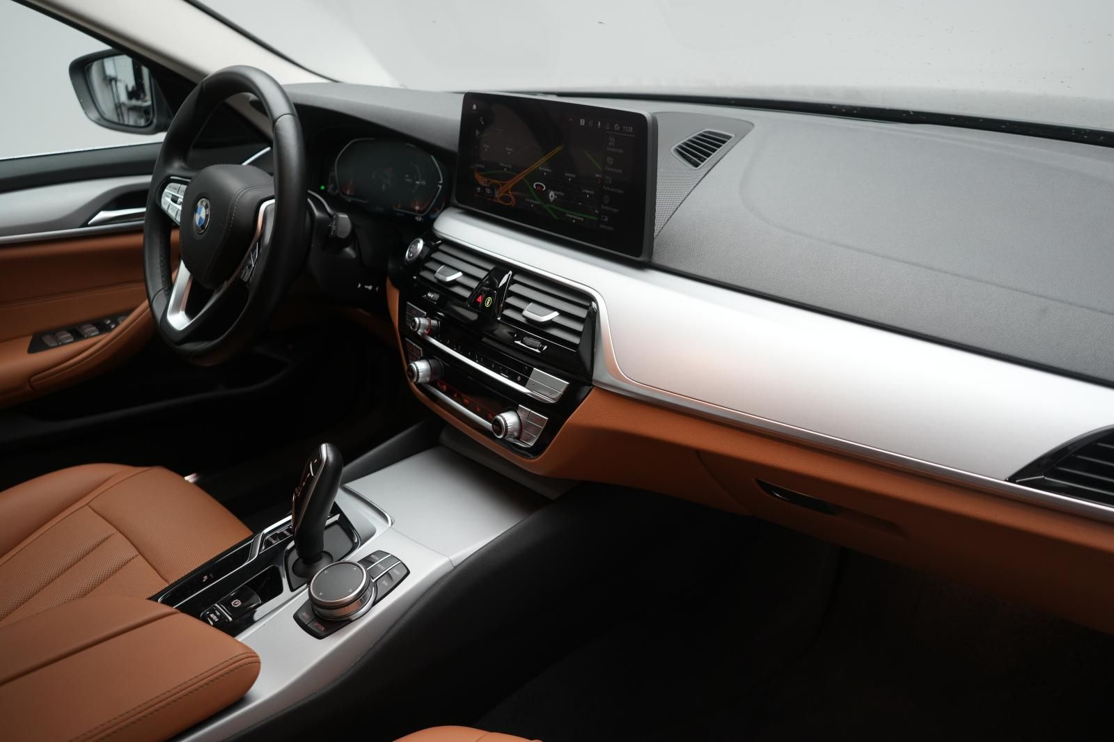 BMW 520 i Touring Leder/ACC/Kamera/HUD/Carplay foto 7