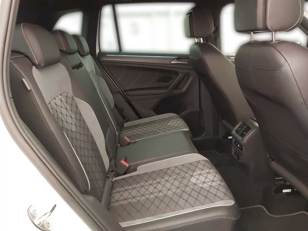 Volkswagen Tiguan R-Line 2.0 TSI DSG 4MOTION BusinessPremiu foto 17