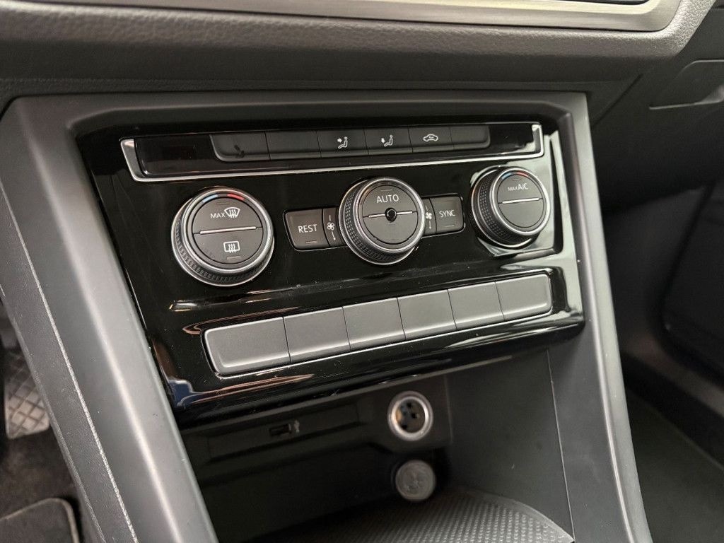 Volkswagen Touran Comfortline BMT *7-SITZER/AHK/NAVI* foto 14