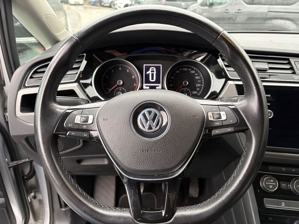 Volkswagen Touran Comfortline BMT *7-SITZER/AHK/NAVI* foto 9
