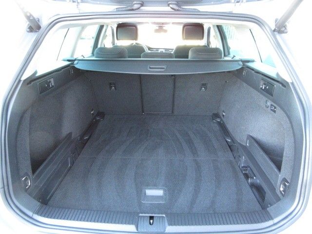 Volkswagen Passat Variant Nav AHK Pano E-Klappe Matrix-LED foto 13
