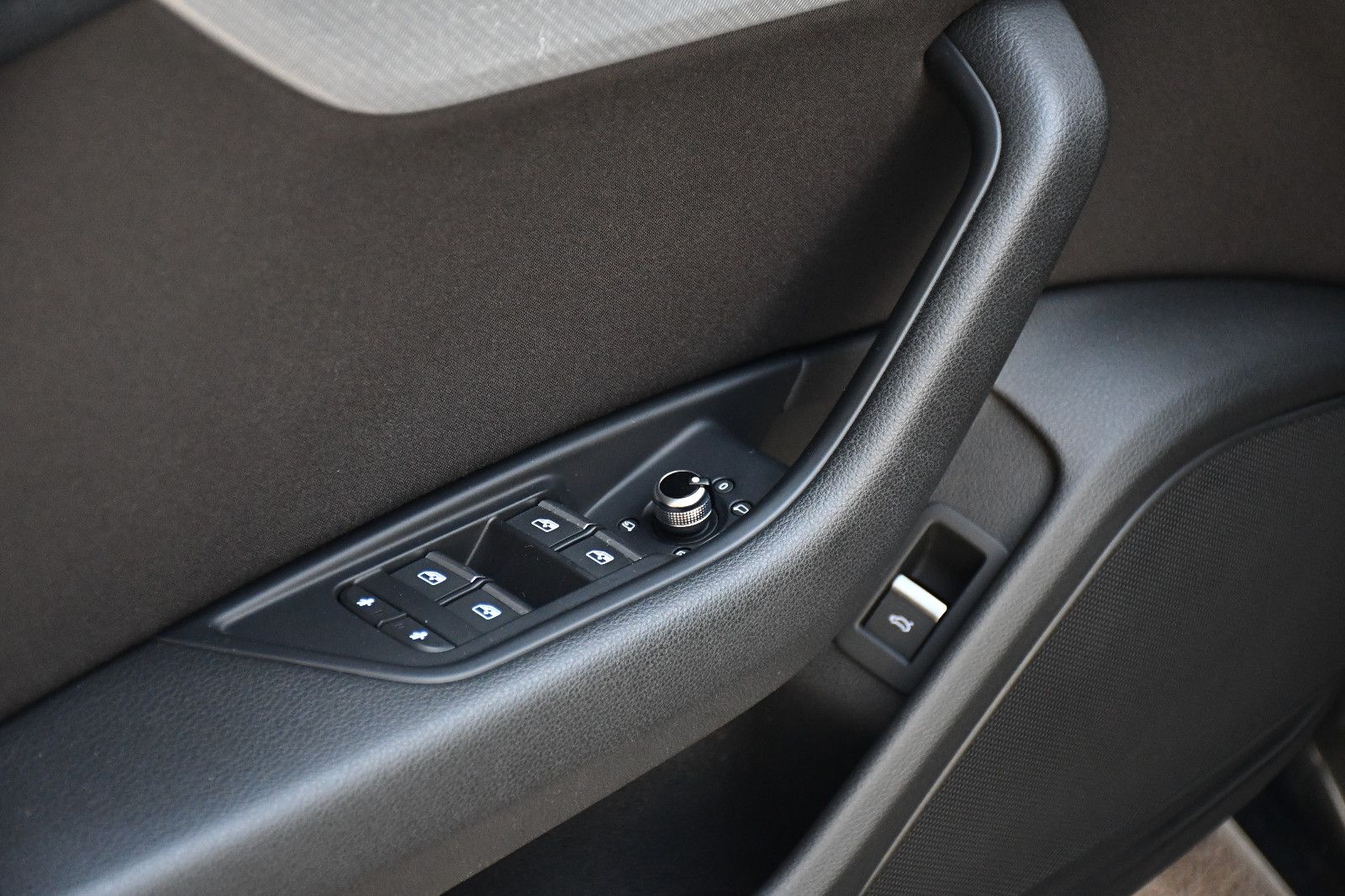 Audi A4 Avant sport Aut. S-Line MMI Virtual Akustik foto 8