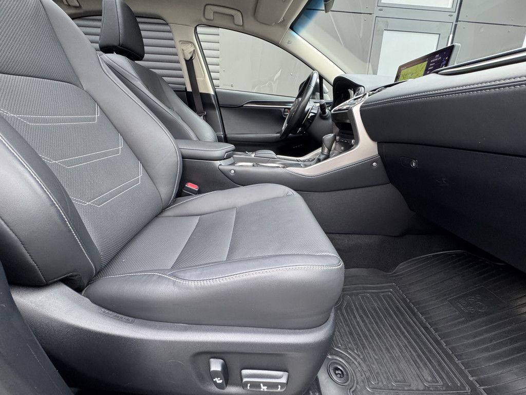 Lexus NX 300h ALLRAD foto 22