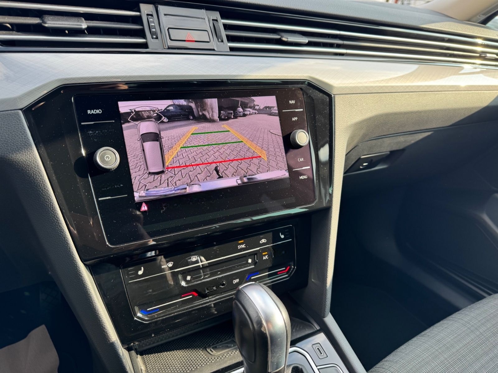 Volkswagen Passat Var Business 2.0TDI AHK Kamera TravelAss foto 14