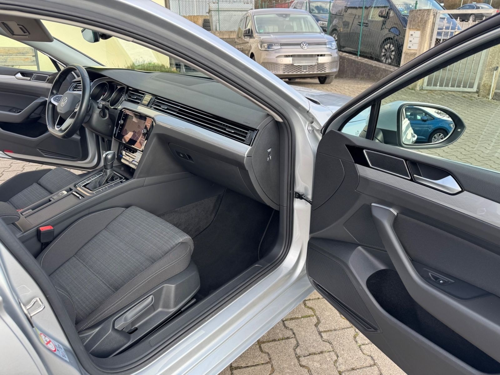 Volkswagen Passat Var Business 2.0TDI AHK Kamera TravelAss foto 23