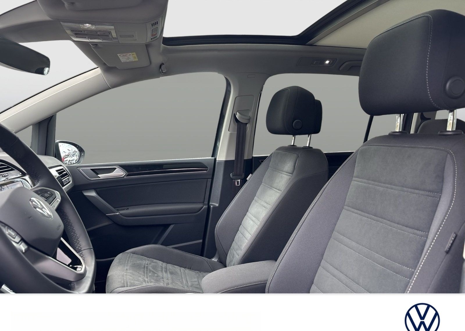 Volkswagen Touran 2.0 HIGHLINE AHK PANO NAVI CARPLAY foto 7
