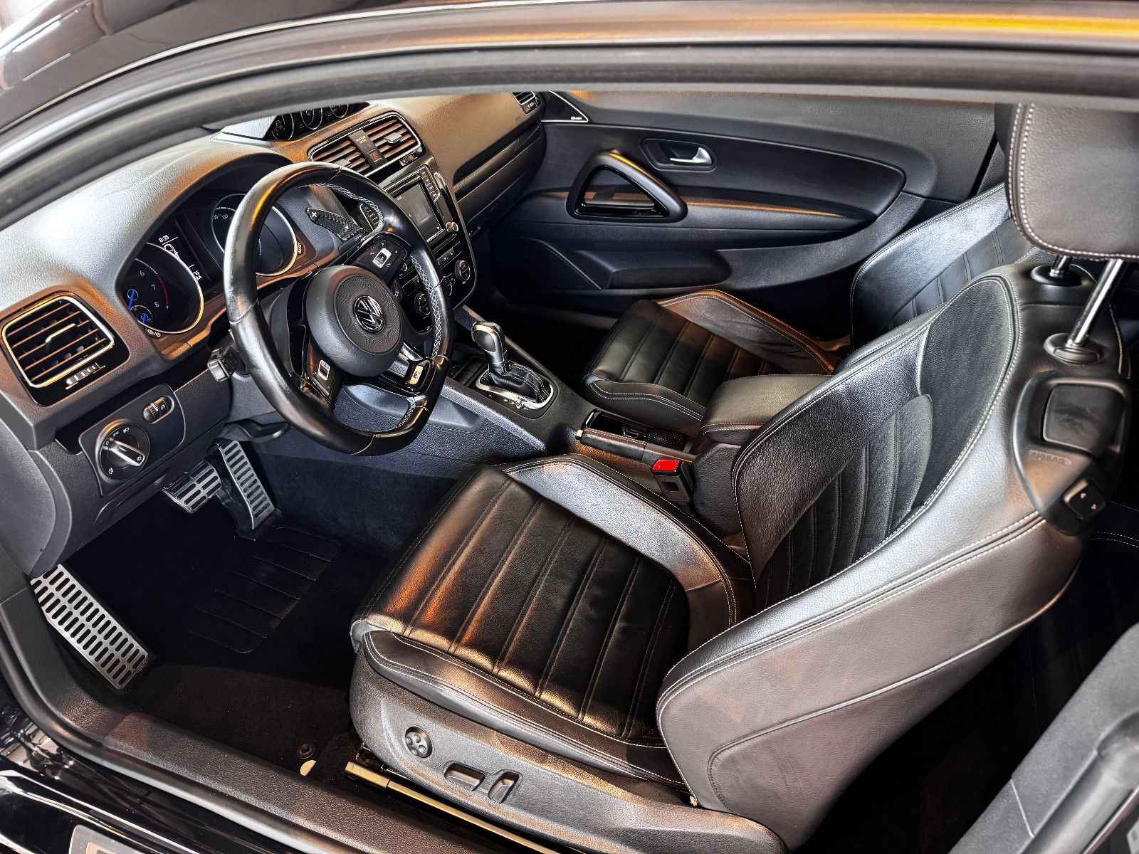 Volkswagen Scirocco 2,0TSI R , Leder,Navi,SoundSystem foto 11