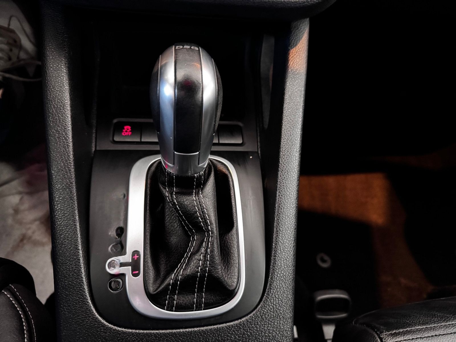 Volkswagen Scirocco 2,0TSI R , Leder,Navi,SoundSystem foto 17