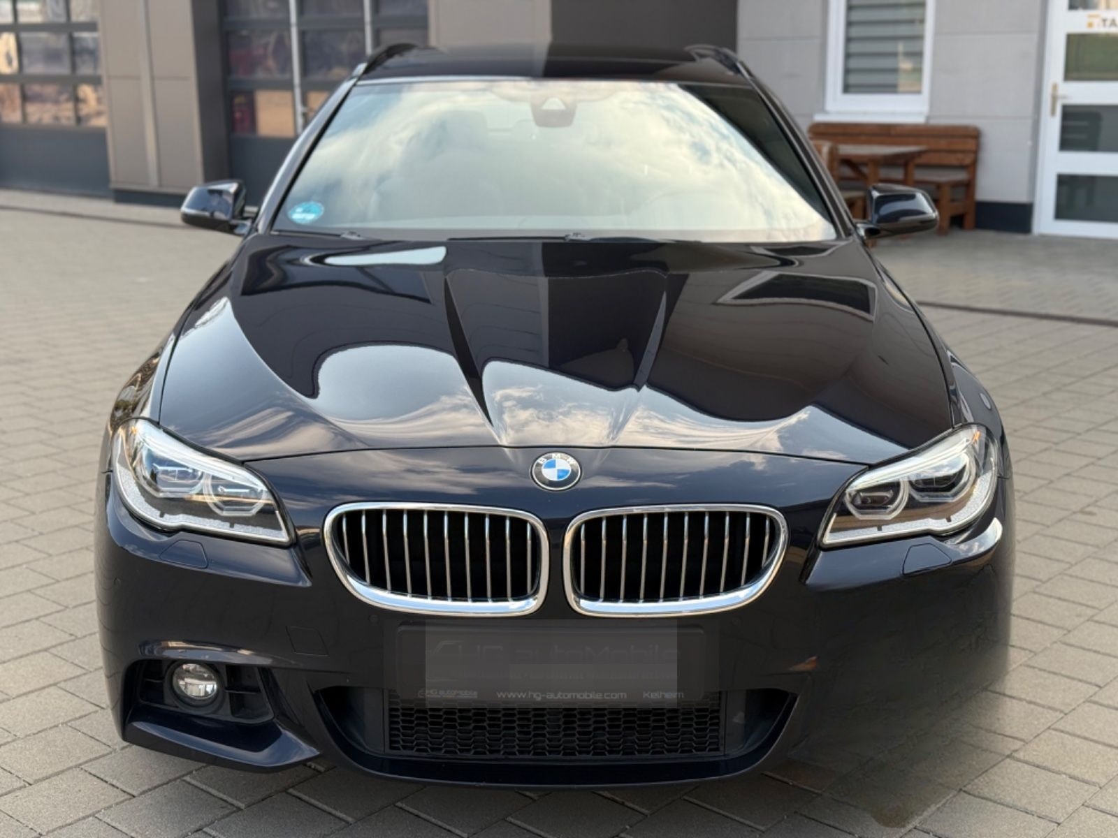 BMW 530d 5 Touring 530 d xDrive M-Paket/Pano/Service foto 2