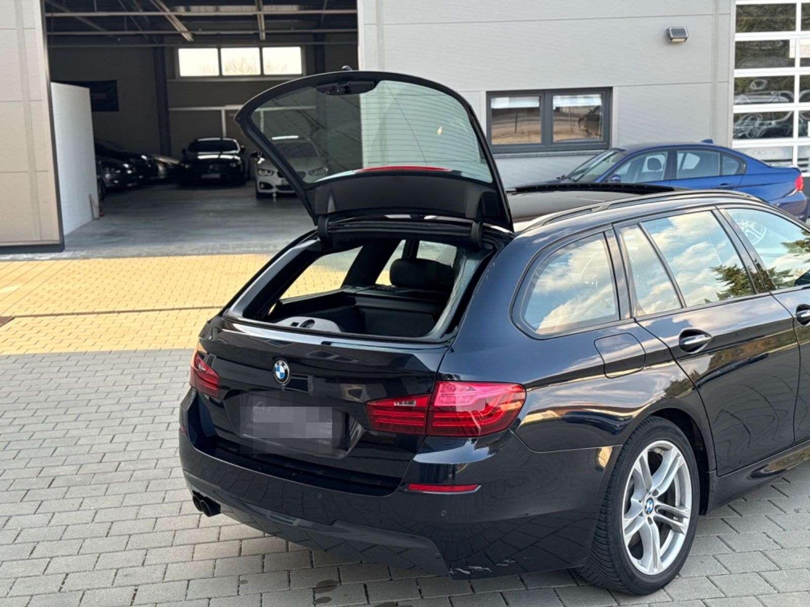 BMW 530d 5 Touring 530 d xDrive M-Paket/Pano/Service foto 21