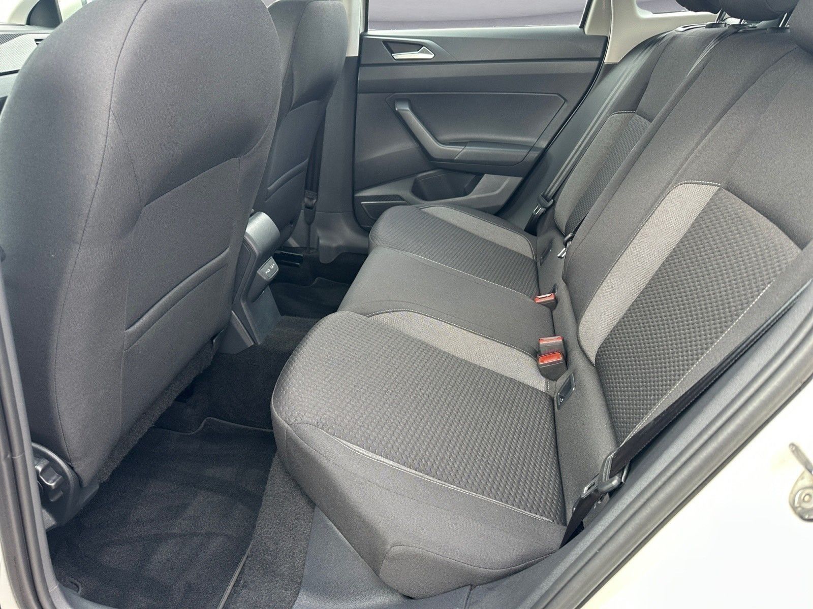 Volkswagen Taigo 1.5 TSI DSG Navi LED LaneAssist DAB+ PDC foto 9