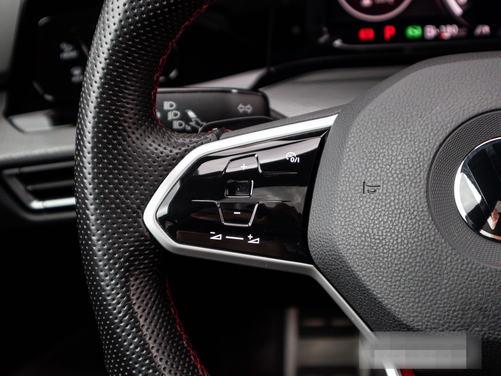 Volkswagen Golf VIII GTI Clubsport 2.0 TSI LED+ Navi Pano P foto 19