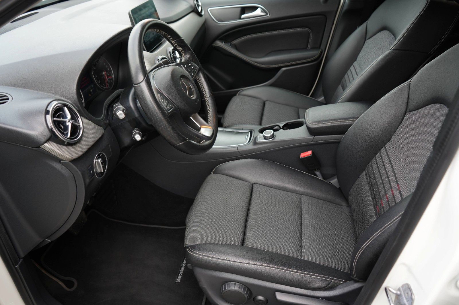 Mercedes-Benz B 220 4Matic Urban Style Edition NIGHT|BUSINESS foto 12