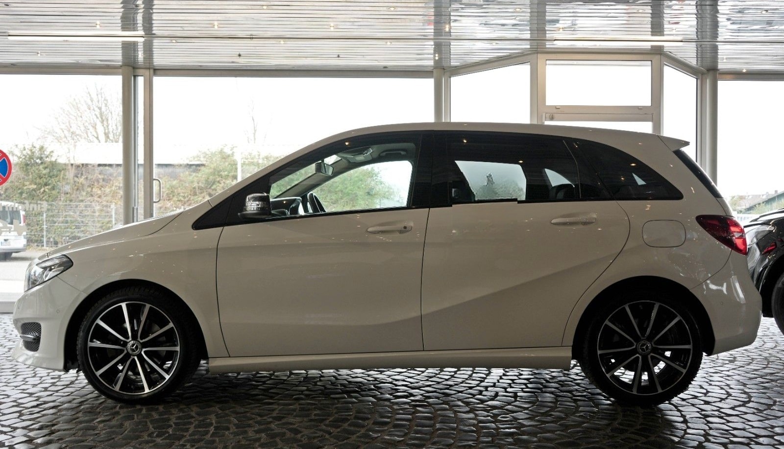 Mercedes-Benz B 220 4Matic Urban Style Edition NIGHT|BUSINESS foto 4