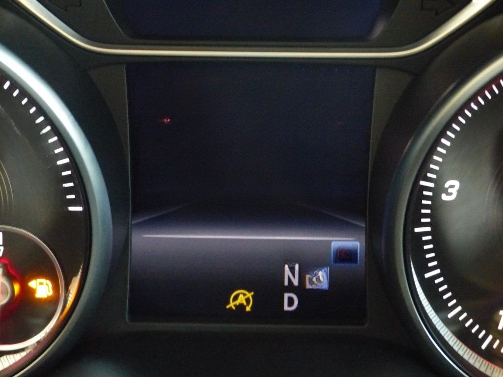 Mercedes-Benz GLA 250 4Matic Style Navi+Kamera+LED+Shzg+PDC+LM foto 23