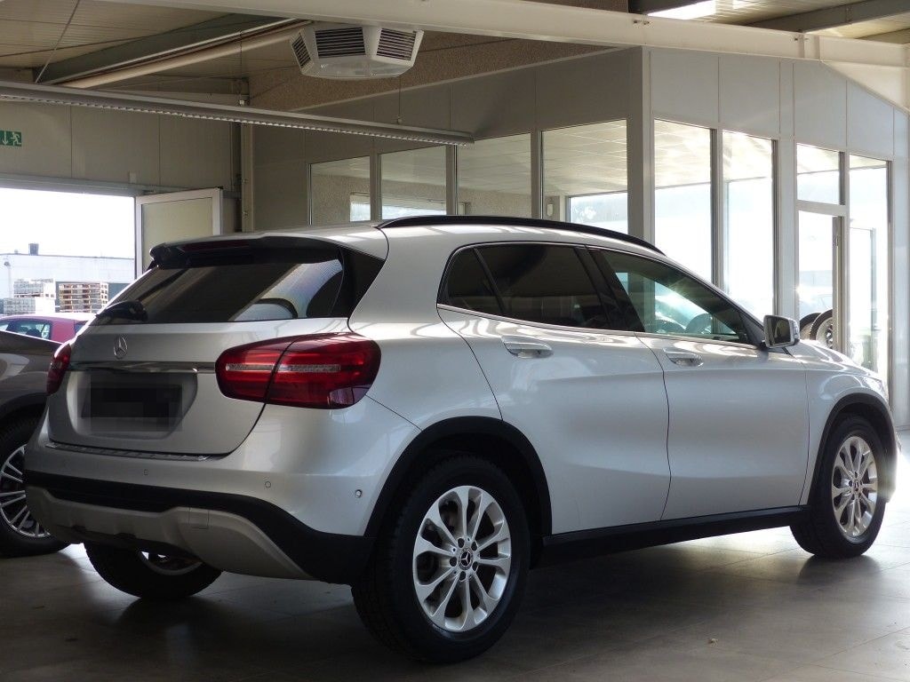 Mercedes-Benz GLA 250 4Matic Style Navi+Kamera+LED+Shzg+PDC+LM foto 4