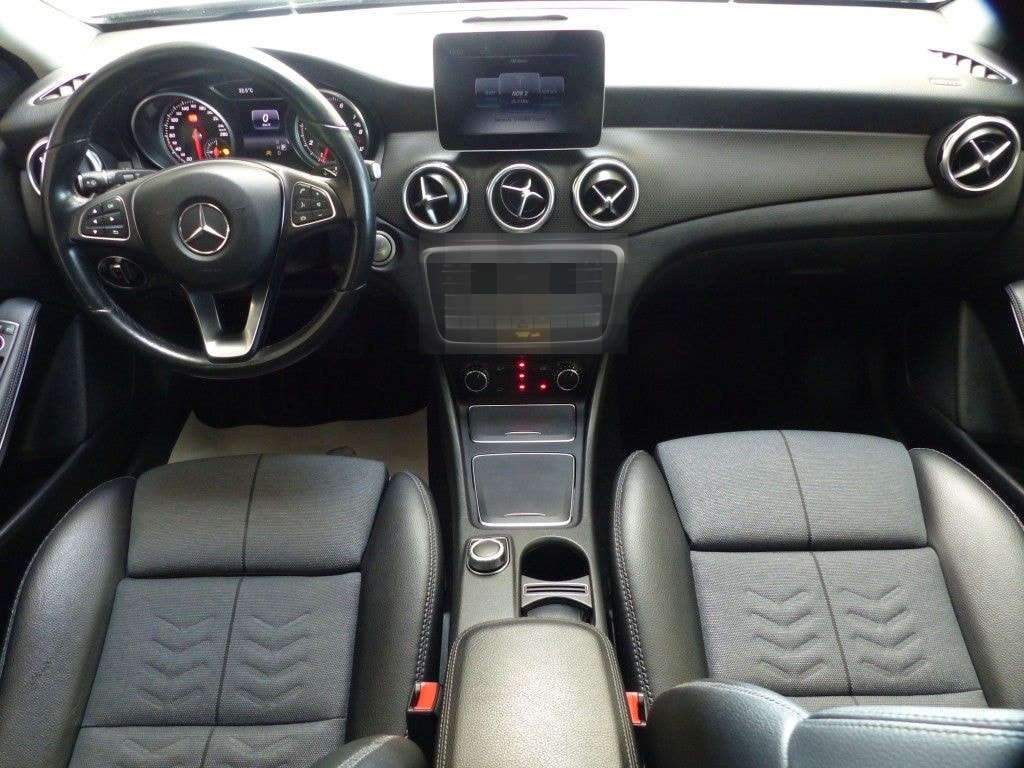 Mercedes-Benz GLA 250 4Matic Style Navi+Kamera+LED+Shzg+PDC+LM foto 9