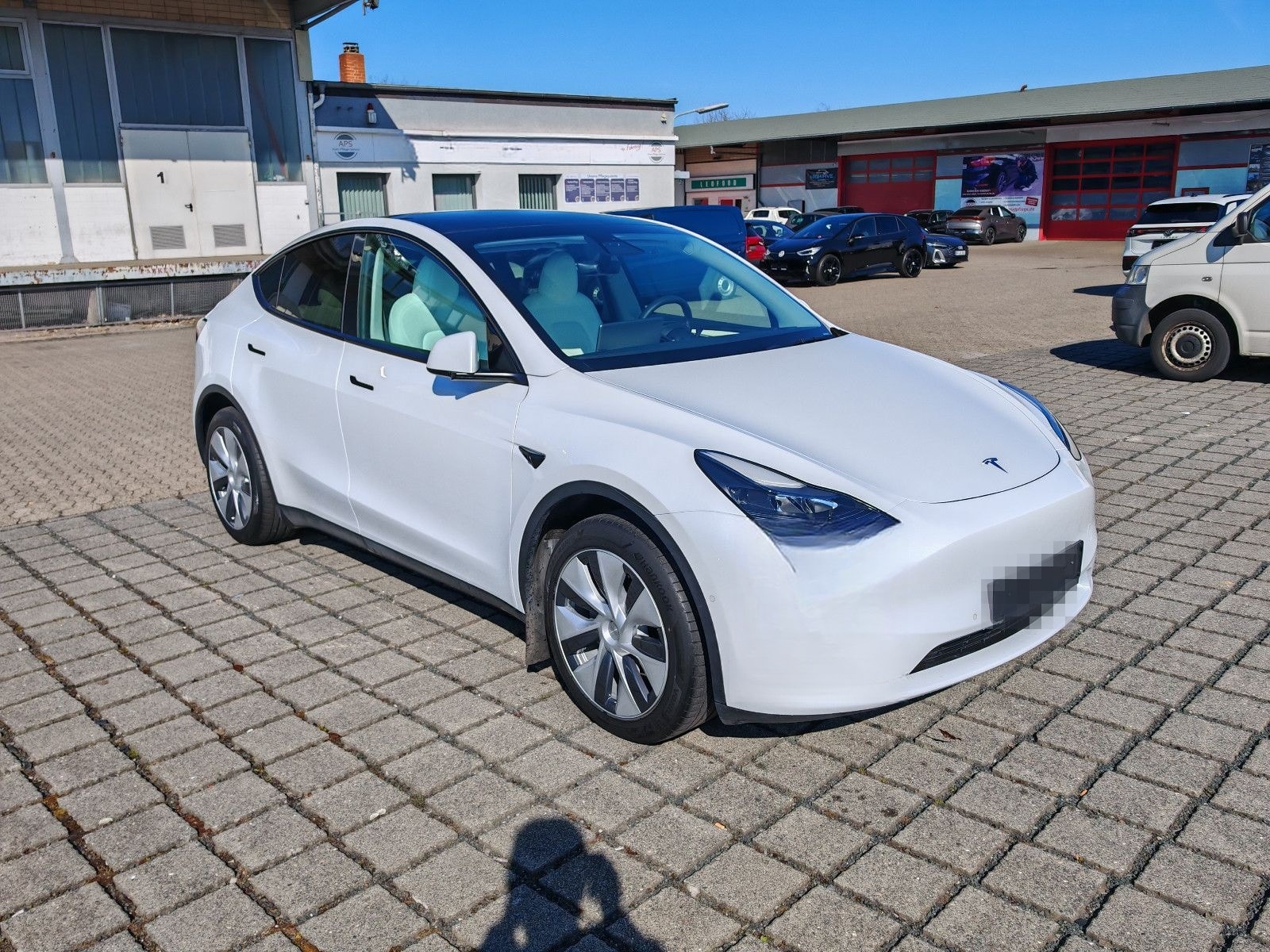 Tesla Model Y LongRange AWD / white leather foto 1
