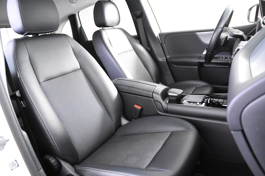 Mercedes-Benz B 180 Automatik *1.Hand*Navi*Leder*SHZ* foto 3