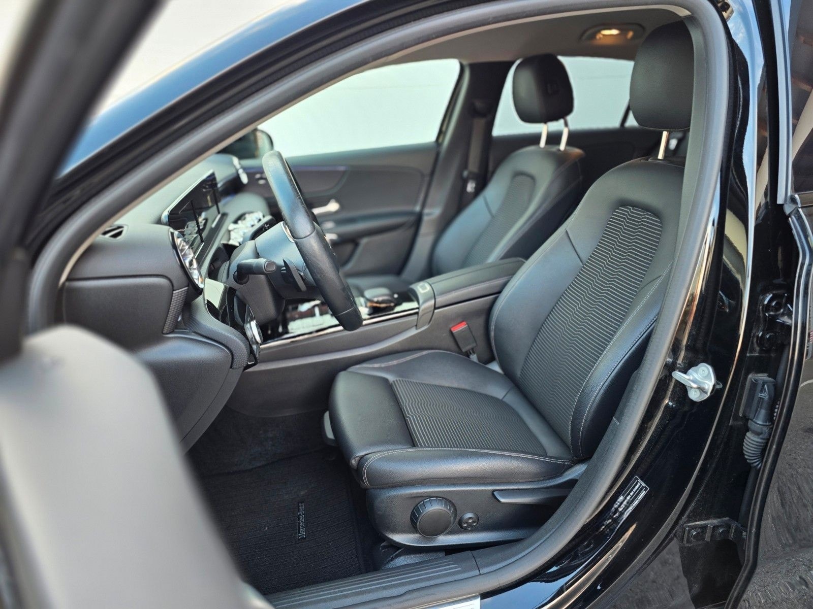 Mercedes-Benz A 200 d| SHZ| NAVI| APPLE & ANDROID foto 12