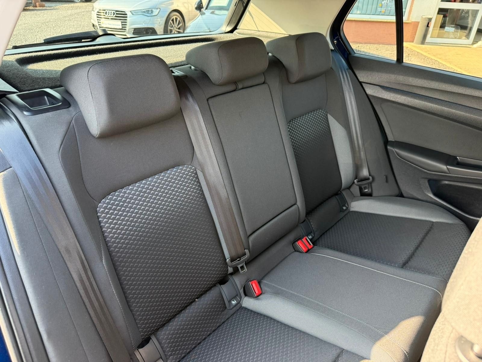 Volkswagen Golf VIII Lim. Active HUD ACC DAB STDHZG NAVI foto 14