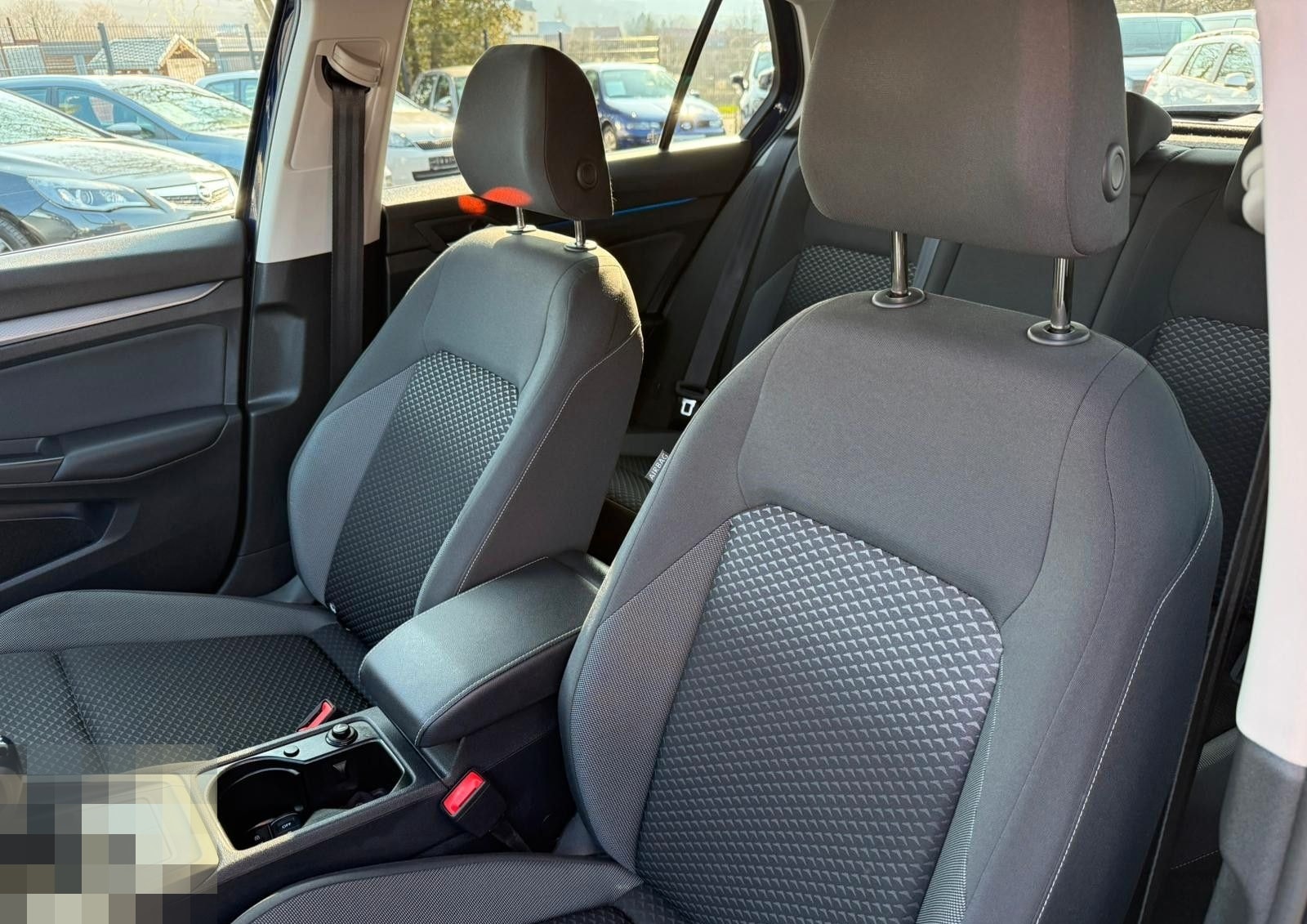 Volkswagen Golf VIII Lim. Active HUD ACC DAB STDHZG NAVI foto 10