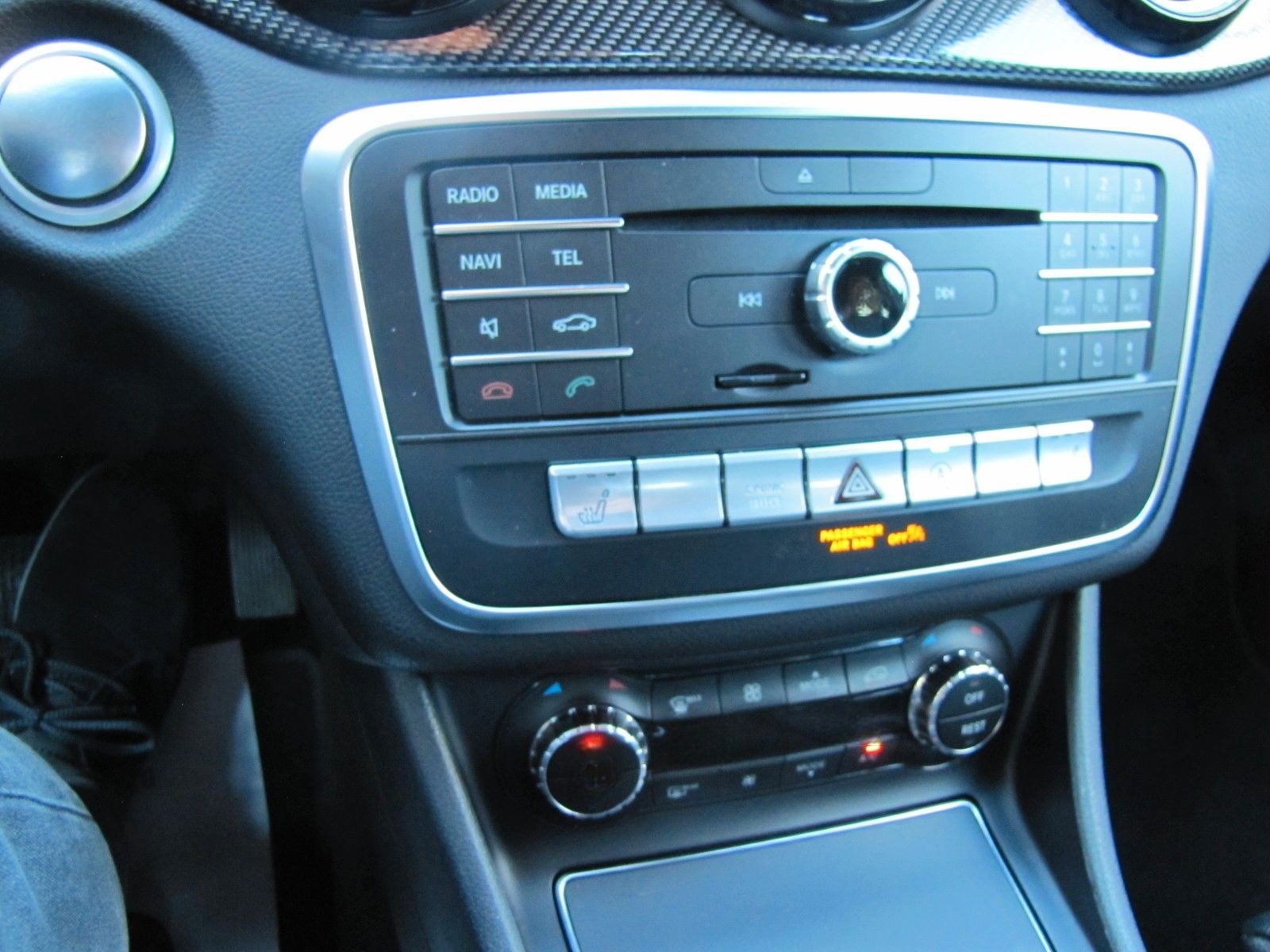 Mercedes-Benz GLA 200 7 G-DCT Urban foto 13