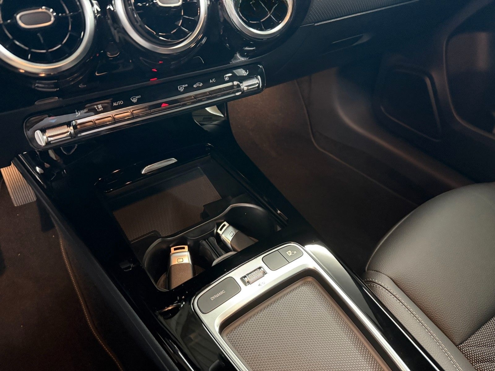 Mercedes-Benz A 250 e foto 12