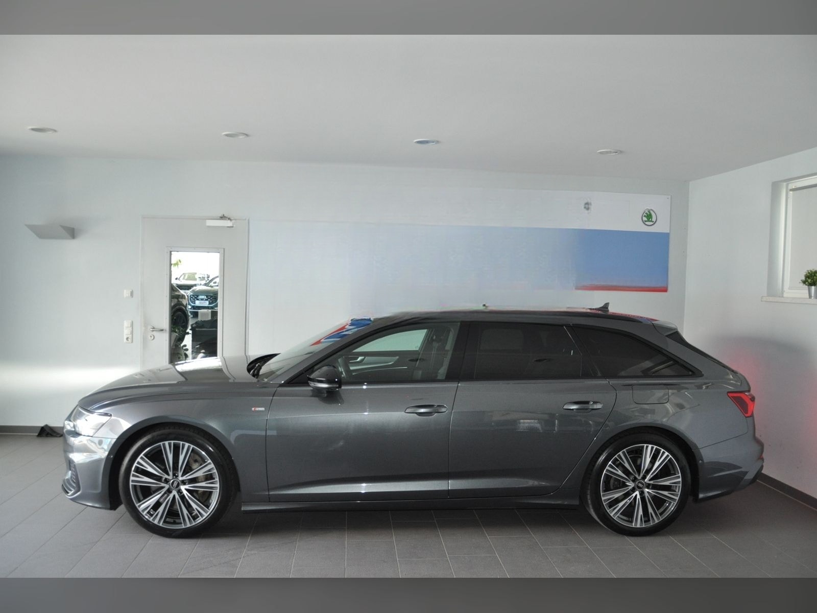 Audi A6  Avant S-Line  2.0TFSIe quattro foto 5