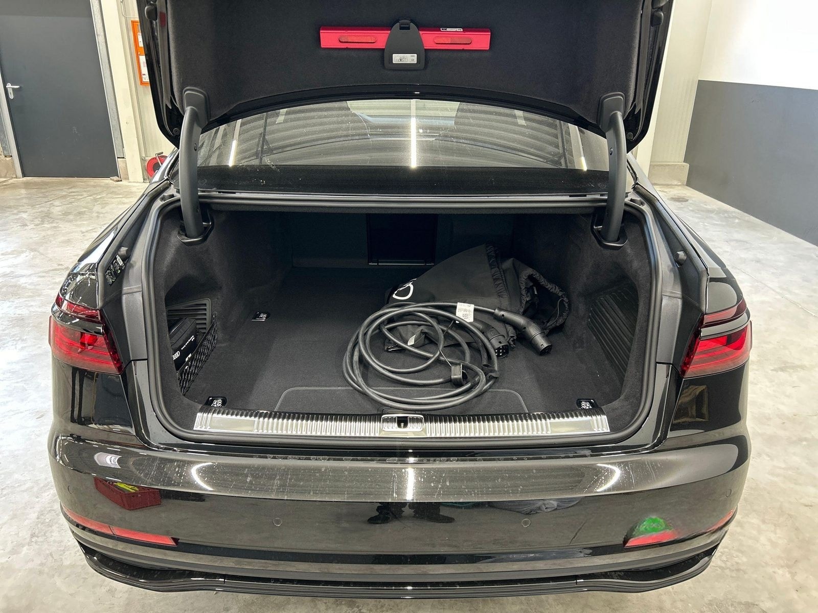 Audi A8 60 TFSI e quattro Pano Matrix AHK Navi foto 11