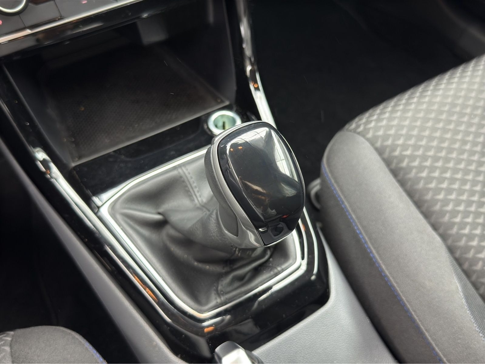 Volkswagen T-Cross 1.0 TSI DSG UNITED LED KAMERA PDC+ PRIVA foto 11